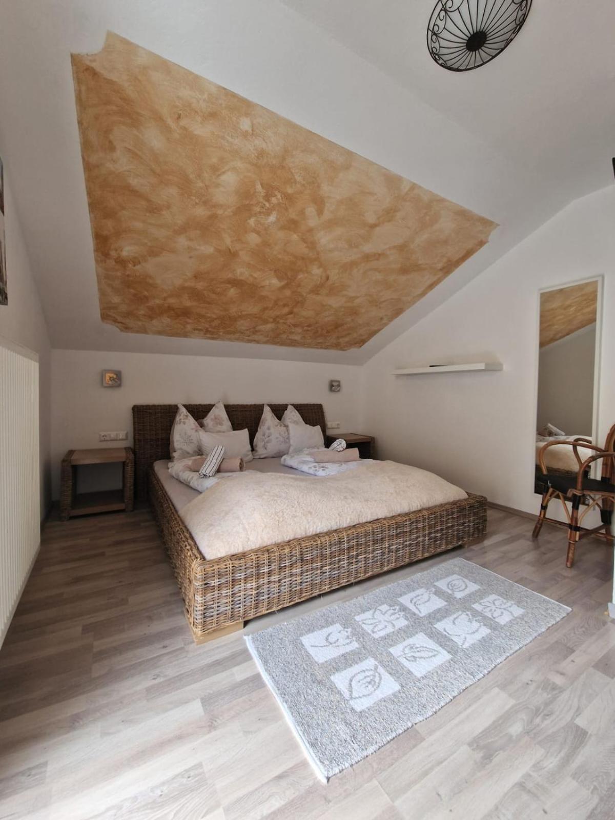 Haus Emily Bed & Breakfast ชลัดมิง ภายนอก รูปภาพ