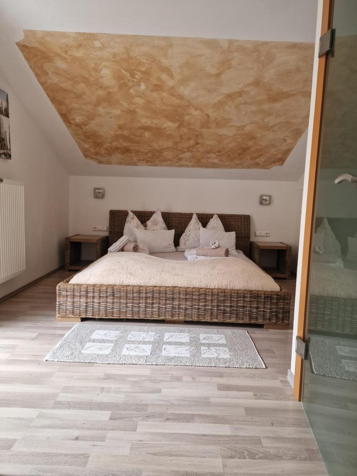 Haus Emily Bed & Breakfast ชลัดมิง ภายนอก รูปภาพ